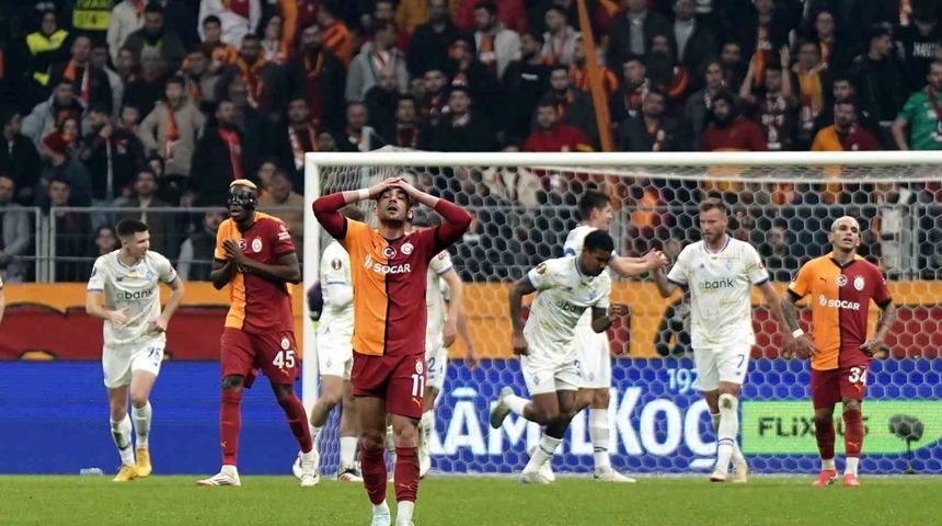Galatasaray'da ilklerin gecesi: Dinamo Kiev ilk puanını aldı... Mertens rekor kırdı!
