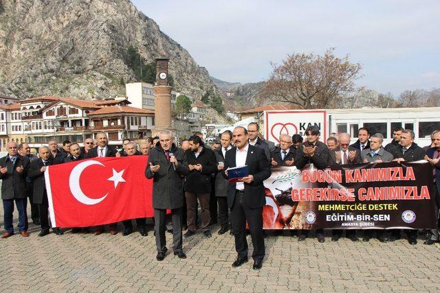 Eğitimcilerden Afrin’deki askerlere destek için kan bağışı