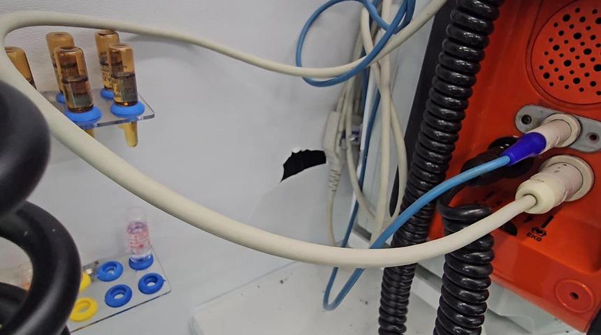 Hiç düşünmeden hedef aldılar... Yer: Gaziosmanpaşa! Saldırganlar ambulansa kurşun yağdırdı