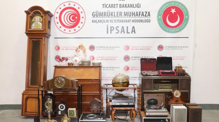 İpsala Sınır Kapısı'nda antika niteliği taşıyan çok sayıda eşya ele geçirildi