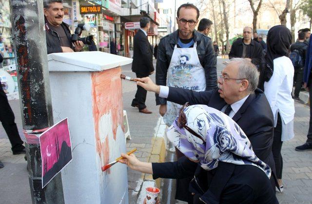 Trafolar asker ve bayrak resimleriyle süslendi