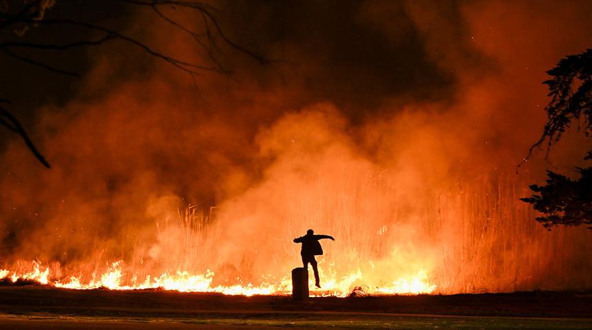 Los Angeles'in yangın kabusu! Yine yayıldı: 30 bin kişi için yeni karar