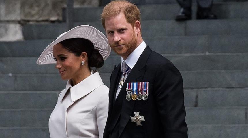 Medya devinden tüm dünyada gündem olan itiraf! Telefonunu hackledik diyerek özür dilediler