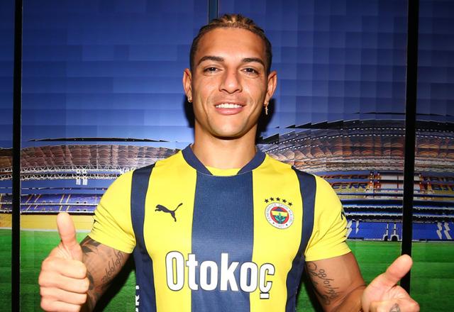 Fenerbahçe, transferde durmuyor! Diego Carlos KAP'a bildirildi! İşte bonservis bedeli ve sözleşme detayları...