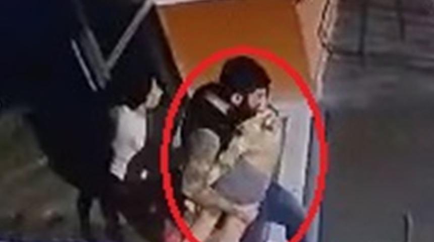 Silahını temizlerken oğlunu vurup, kendisini eve kilitlemişti! Görüntüler ortaya çıktı