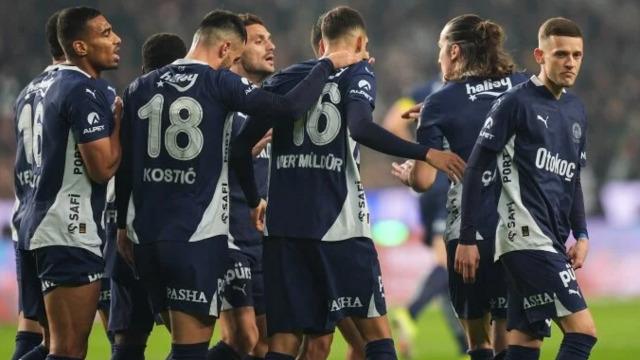 Sakatlığı Fenerbahçe duyurdu! Yıldız futbolcunun omzu çıktı!