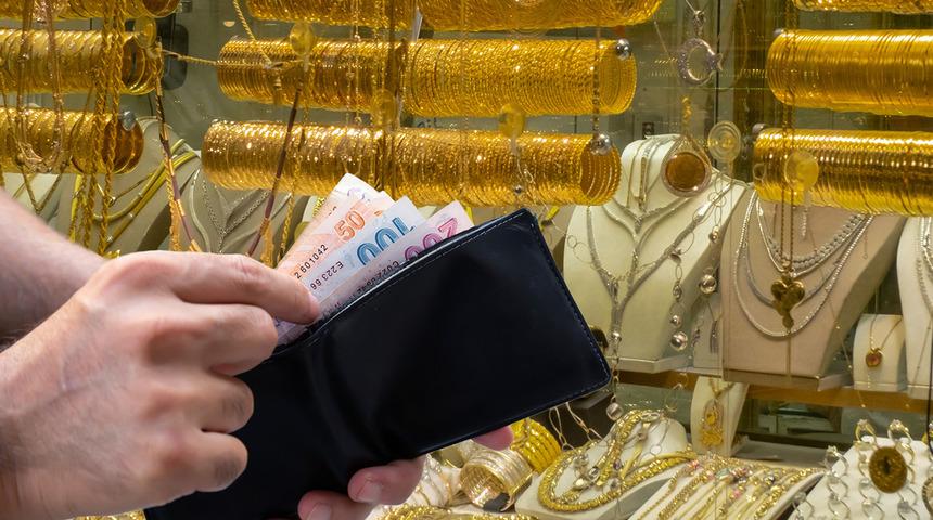 Altın 8 kere rekor kırdı! 'Canını sıkan veriler gelse de...' Yatırımcı dikkat, 4 bin liraya ramak kaldı! 