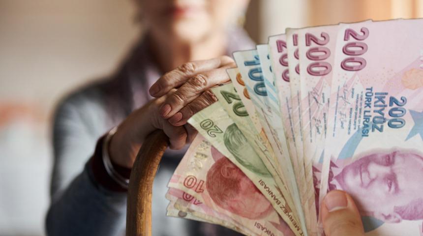 Emekliler için kurumlar masaya oturacak! 24 bin lirayı gören promosyonlara yeni güncelleme geliyor!