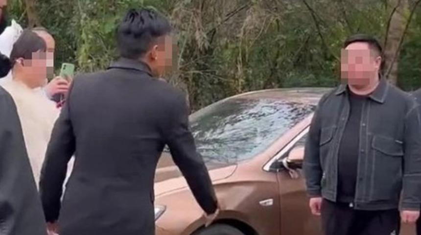 Dizi sahnesi gibi ama gerçek! Eski erkek arkadaşı düğünü basarak geline ilan-ı aşk etti... Ortalık bir anda karıştı