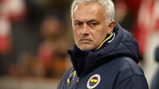 Fenerbahçe'nin sezon başında transfer ettiği yıldız oyuncu gönderiliyor! Jose Mourinho biletini kesti...