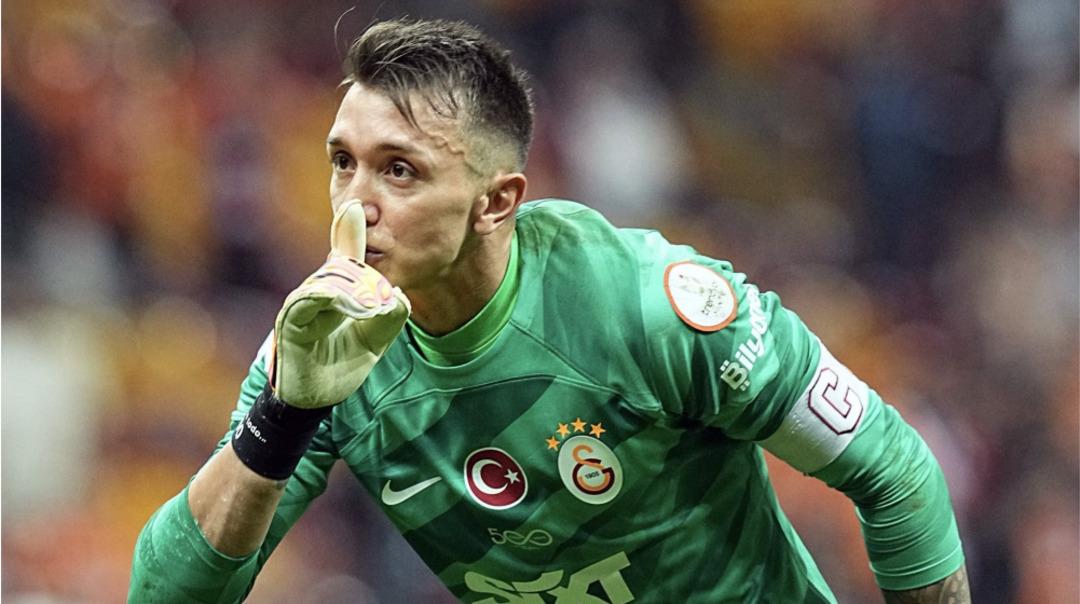 fernando-muslera-galatasaray-2023-2024-1712138191-133368