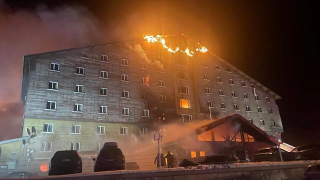 Bu kadarına da pes! Grand Kartal Otel'de hatıra fotoğrafı çektirdiler... 