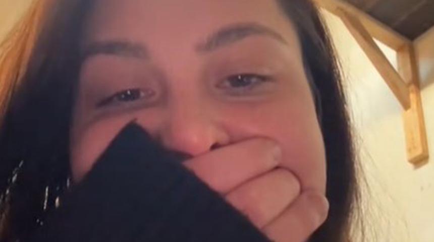 Sevgilisinin annesinden kot pantolonunu tamir etmesini istedi! Geri aldığında gördüklerine inanamadı: "Duygusal bir hareketti"