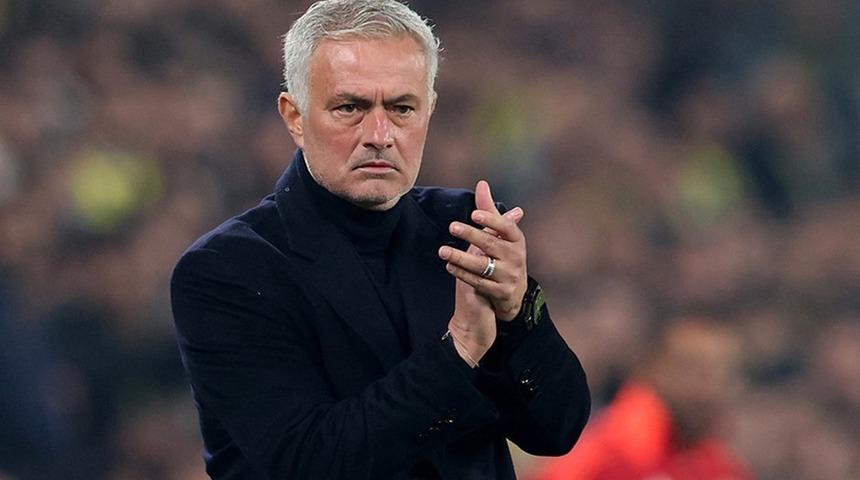 Fenerbahçe transferde dur durak bilmiyor! Şampiyonlar Ligi maçından sonra takıma veda etti... Hocası da açıkladı: Fenerbahçe'ye gidiyor