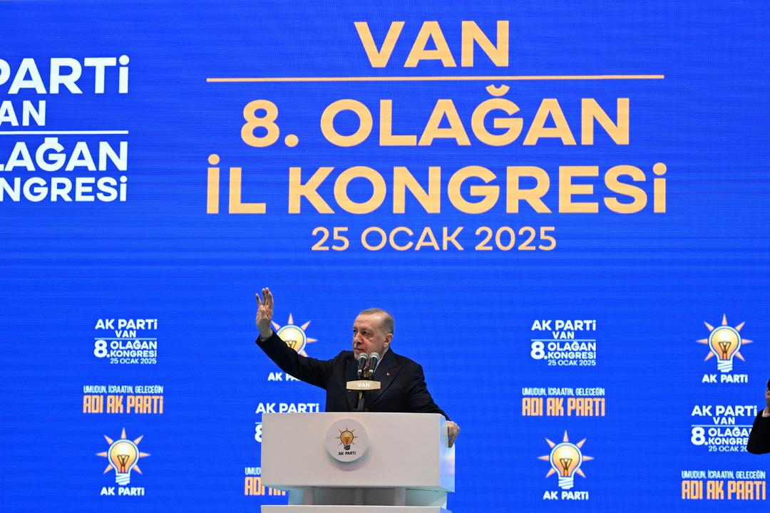 AA-20250125-36856201-36856197-AK_PARTI_VAN_8_OLAGAN_IL_KONGRESI