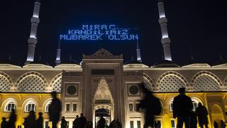 En güzel Miraç Kandili mesajları! İşte sevdiklerinize gönderebileceğiniz mesajlar