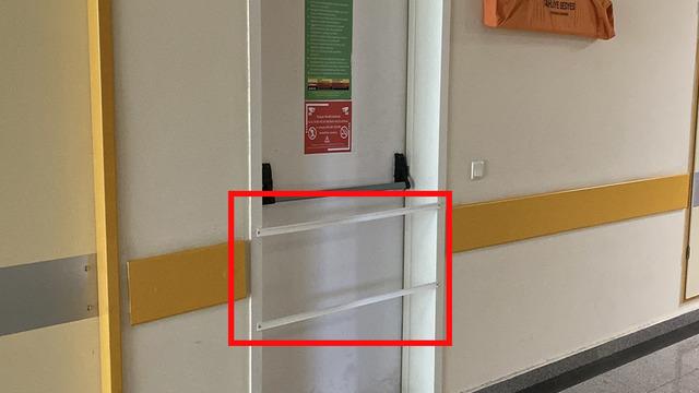 Hastanede sigara içilmesin diye yangın merdiveni kapıları kapatılmıştı! Görüntüler sonrası harekete geçildi... Bakanlıktan açıklama