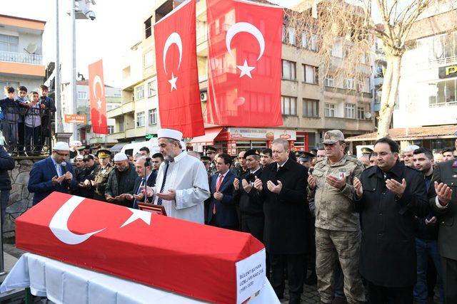 Kalp krizinden ölen uzman çavuş toprağa verildi