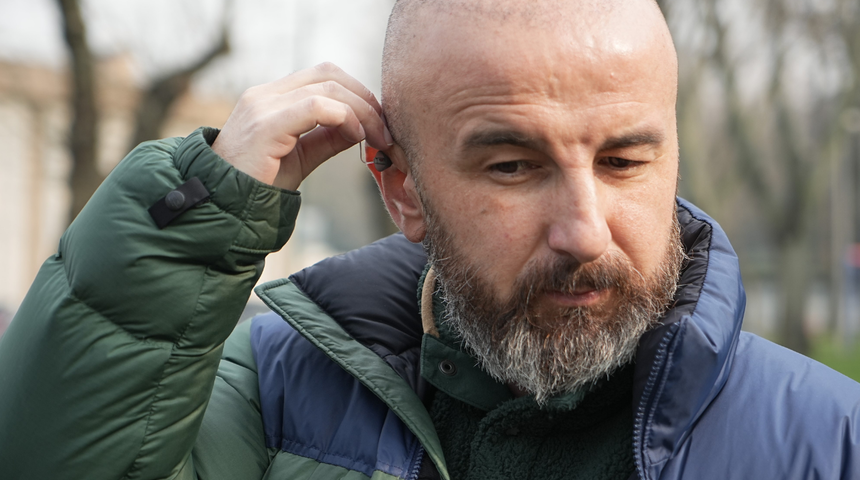 Saç ektirmek istedi kulak zarı patladı! Hayatı altüst olan adam isyan etti: 'Tedavisi yokmuş'