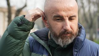 Saç ektirmek istedi kulak zarı patladı! Hayatı altüst olan adam isyan etti: 'Tedavisi yokmuş'