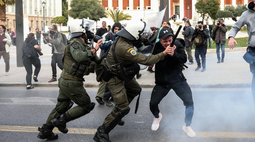 57 kişi hayatını kaybetmişti! Yunanistan'da 2023 yılındaki tren kazası protesto edildi