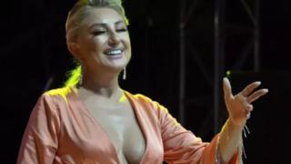 Şarkıcı Muazzez Muazzez Ersoy o reklamları görünce dayanamadı! Savcılığa koştu