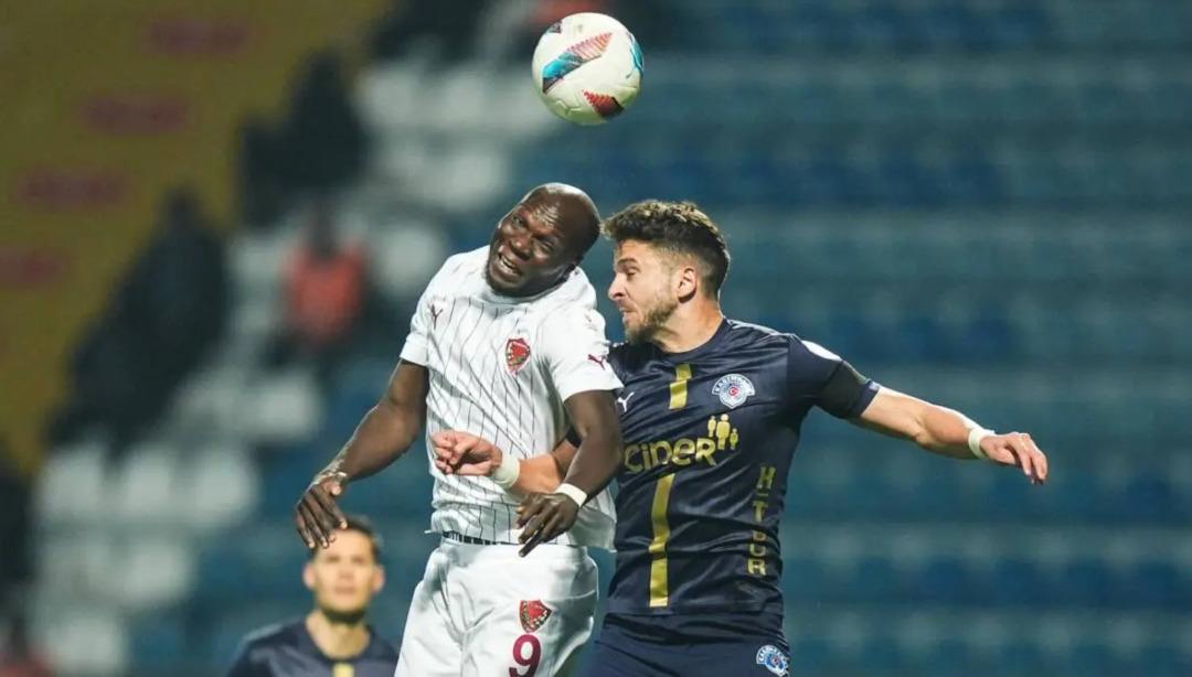 Süper Lig de roman gibi haftanın kapanış maçı: Tam 9 gol! Penaltı, kırmızı kart, iptal edilen gol... Kasımpaşa-Hatayspor maçında neler oldu neler!  2