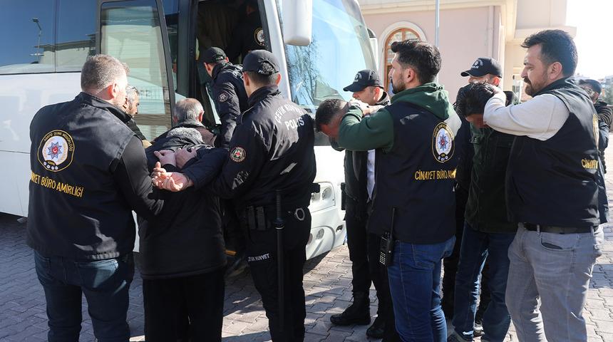 Konya'da çöken bina ile ilgili 6 kişi tutuklandı