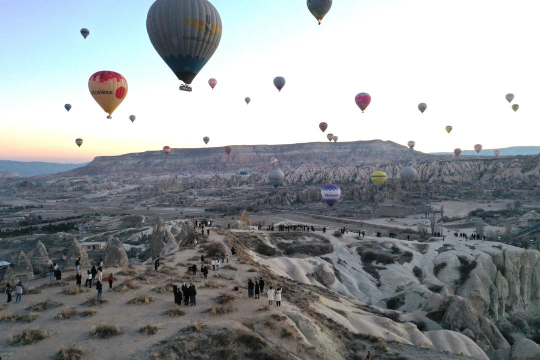 AA-20250128-36883816-36883809-KAPADOKYADA_SICAK_HAVA_BALONU_YOLCU_SAYISINDA_TUM_ZAMANLARIN_REKORU_KIRILDI