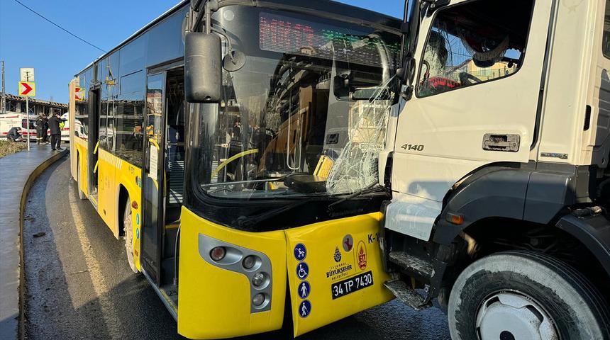 Başakşehir'de 3 İETT otobüsü kazaya karıştı: 2 farklı kazada yaralılar var