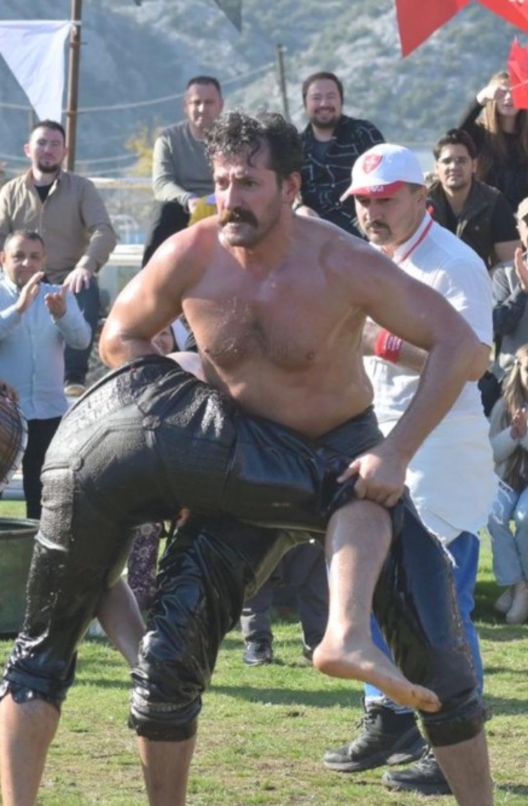 Burç Kümbetlioğlu rolü için tam 15 kilo aldı! Uzak Şehir in Boran ı değişimiyle şaşırttı 2