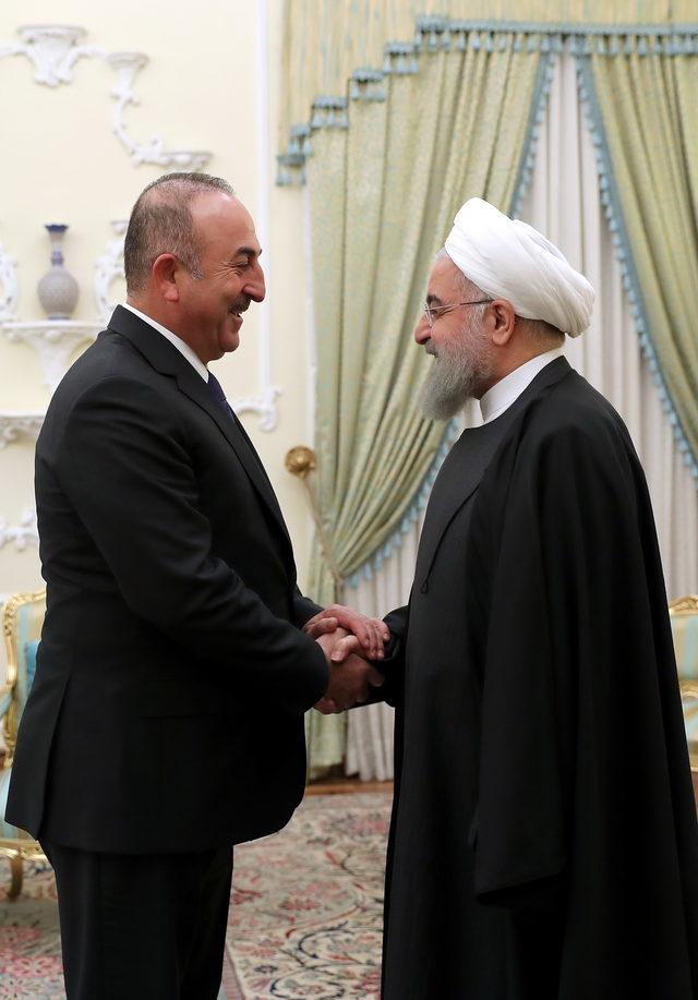Bakan Çavuşoğlu İran Cumhurbaşkanı Ruhani'yle görüştü