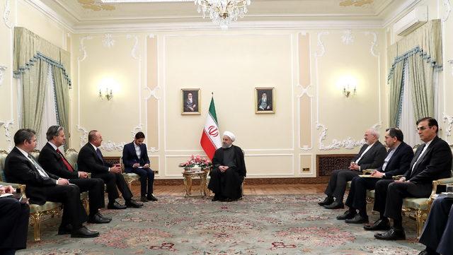 Bakan Çavuşoğlu İran Cumhurbaşkanı Ruhani'yle görüştü