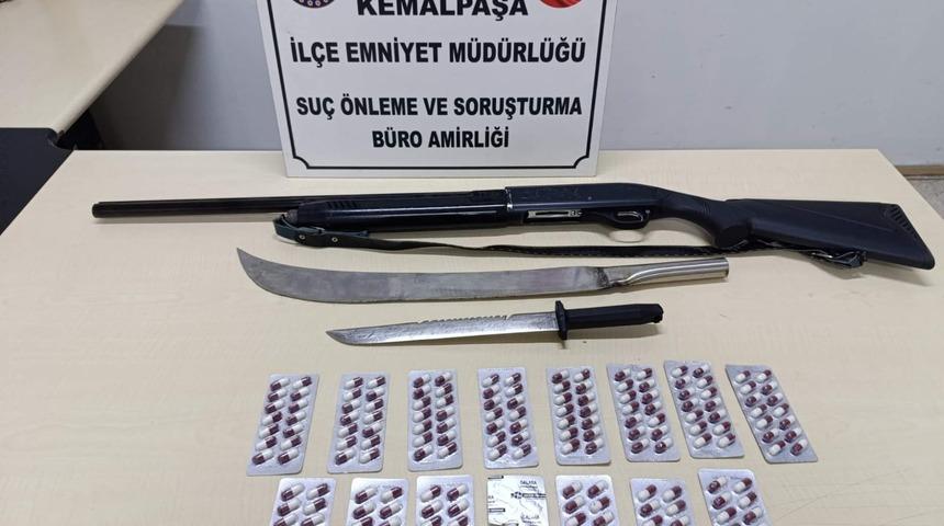 İzmir'de uyuşturucu operasyonunda 2 şüpheli tutuklandı