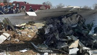 Güney Sudan'da korkunç uçak kazası! Kalkmasıyla düşmesi bir olmuş... 18 kişi hayatını kaybetti