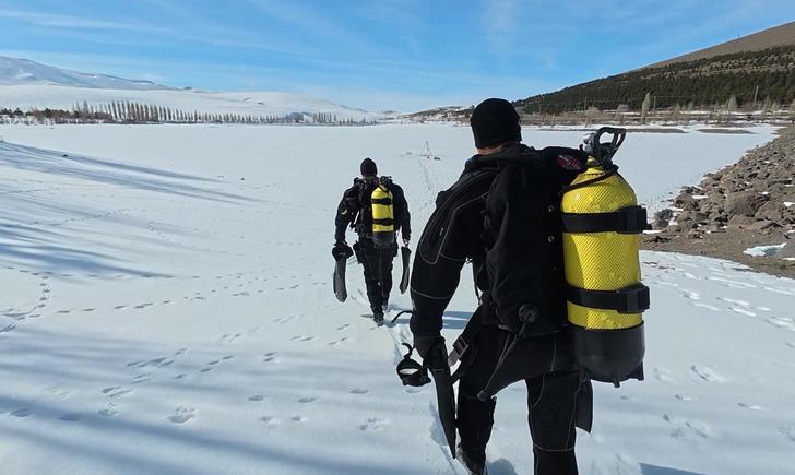 Görüntüler yayınlandı! Jandarmadan 'buz' gibi eğitim! Eksi 25 derecede... G4
