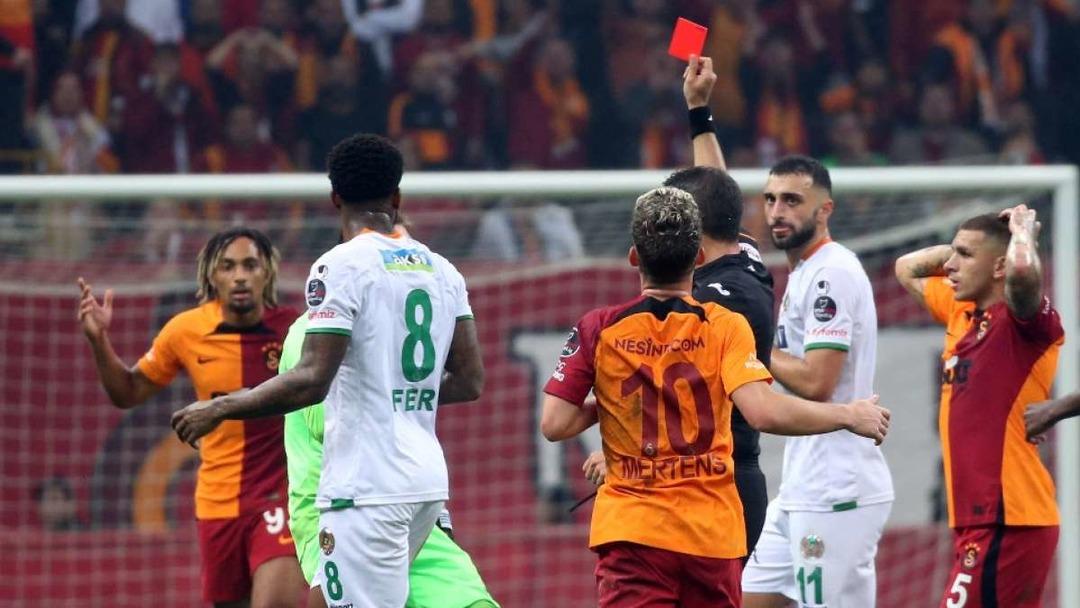 Ali Palabıyık’tan yıllar sonra gelen olay Galatasaray itirafı: "Kırmızı kart gösterdim, hakemliğim bitti! Hakemler korkuyor mu?" 2