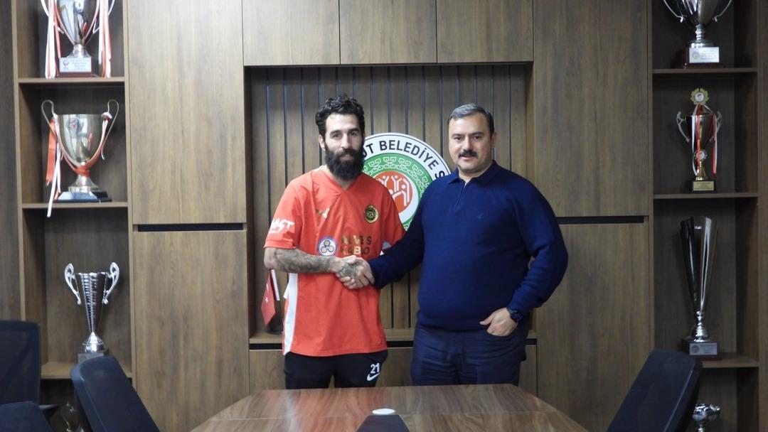 Galatasaray ın eski futbolcusu Jimmy Durmaz ın yeni adresi &ccedil;ok şaşırttı! 3. Lig e imza attı... 1
