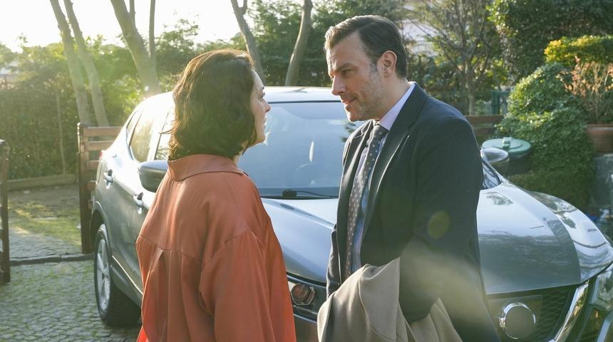 Ezgi Mola, Salih Bademci ve Berkay Ateş başrolde! Başka Bir Gün kimin hikayesi, uyarlama mı? Başka Bir Gün konusu nedir, oyuncuları kimler?