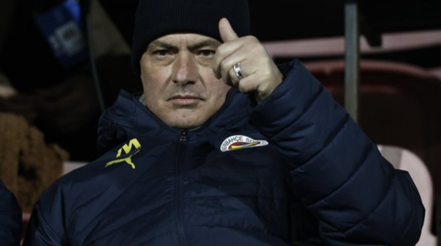 Cezası nedeniyle tribünden takip etmişti... Jose Mourinho maç sonu kulüp televizyonuna konuştu: "Bu takımla gurur duymalılar..."