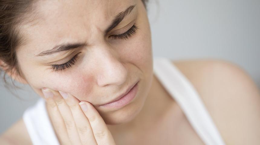 Ağızda görülen belirtiye dikkat! Tehlikeli vitamin eksikliğine işaret ediyor