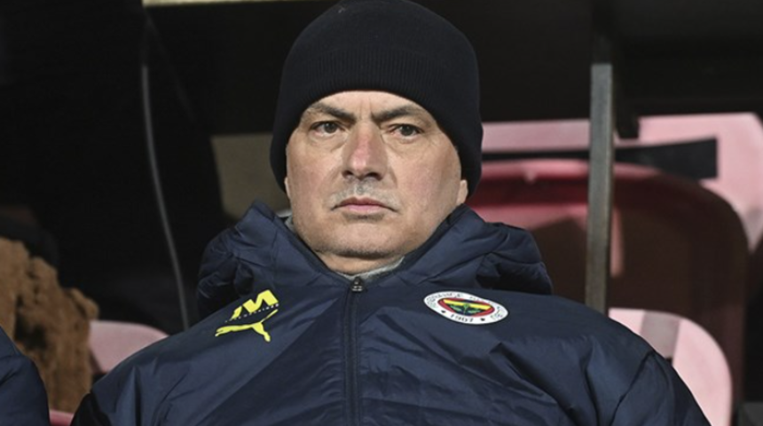Fenerbahçe Teknik Direktörü Jose Mourinho'dan sabah saatlerinde paylaşım! Kargalardan şikayet etti