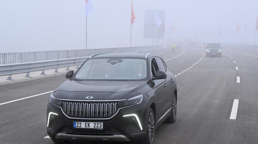 Bakan Uraloğlu Yunanistan'a kolay ulaşım adına açılan yeni yolu TOGG ile test etti