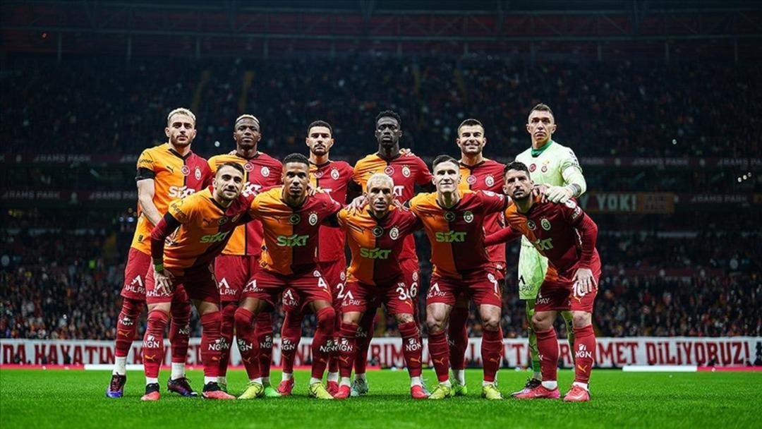 Galatasaray ve Fenerbahçe ye UEFA Avrupa Ligi nde müjde! Maçların hepsi simüle edildi... 1