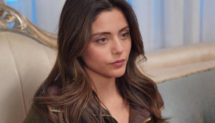 Cesur pozlarda dikkat çeken detay! "Güzelim kızı ne hale getirmişler"