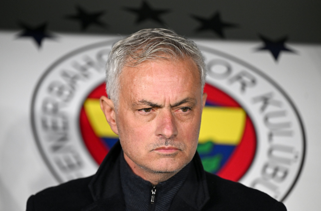 SON DAKİKA: Fenerbah&ccedil;e 13 dakikada 2 farklı geriye d&uuml;ş&uuml;nce taraftar &ccedil;ılgına d&ouml;nd&uuml;! Yeni transfere b&uuml;y&uuml;k tepki