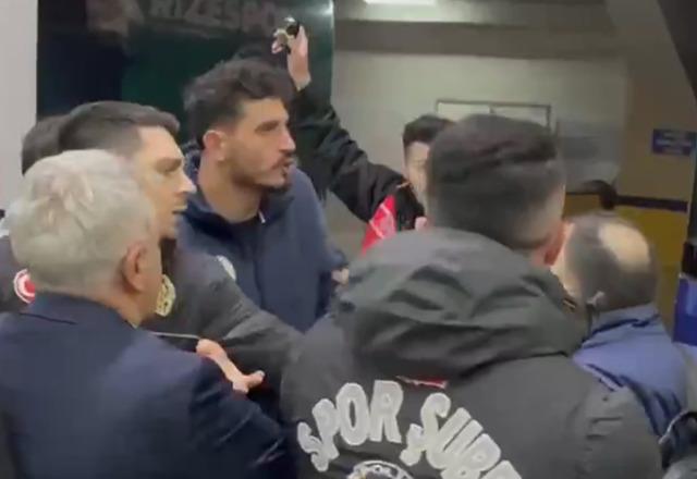Mert Hakan Yandaş maç sonu eski takım arkadaşıyla tartıştı! 'Sen adam mısın?'