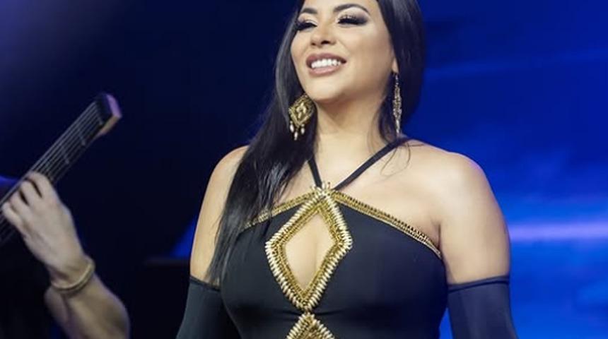 Şarkıcı Zara'nın cesur tarzı gündemden düşmüyor! "Keşke eskisi gibi kalsaydın"