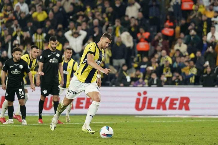 Çaykur Rizespor galibiyetine rağmen Sarı-Lacivertliler'i yerden yere vurdular! "Mourinho yine çuvalladı, Fenerbahçe'nin işi çok zor"  G3