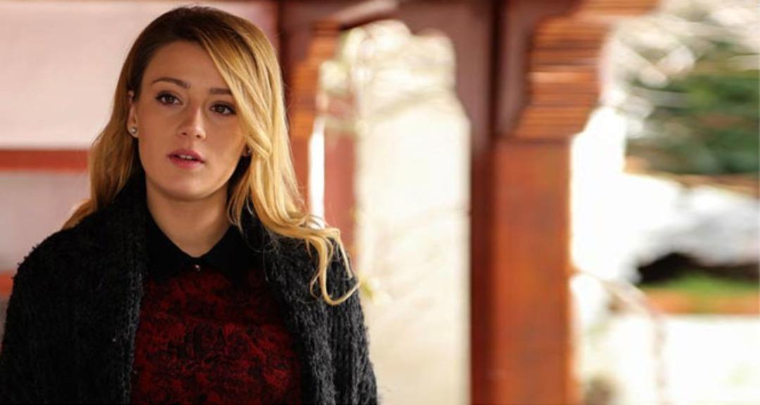 Gizem Karaca “Karda yuvarlanıyorum”dedi, takipçilerinden ‘hassasiyet gösterin’ tepkileri geldi! 1